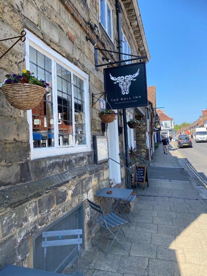 The Bull Hotel Battle Exterior foto